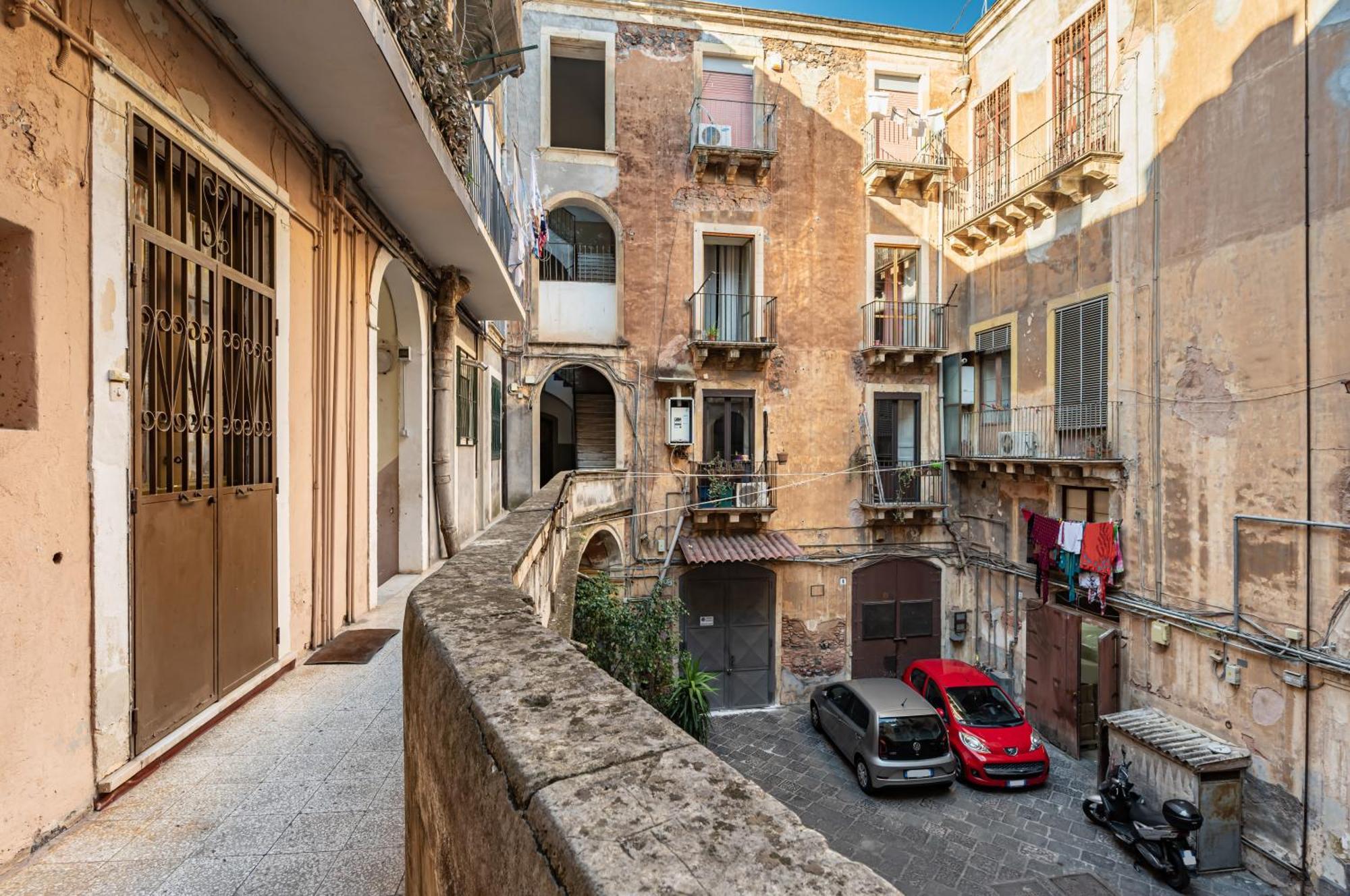 I Colori Di Lalla - 300 M Far From Castello Ursino คาตาเนีย ภายนอก รูปภาพ